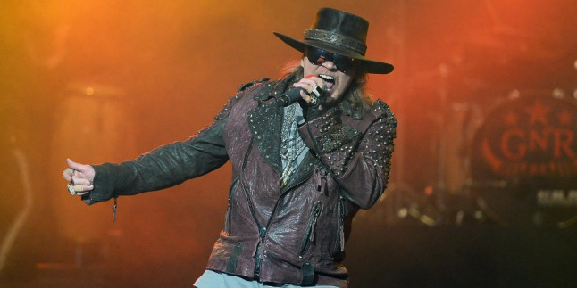 Axl Rose Resmi Jadi Vokalis Ac Dc Lazone Id