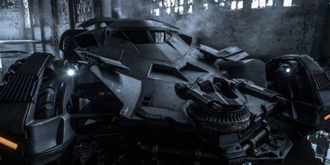 Aksi Super Seru Batmobile Di Batman V Superman