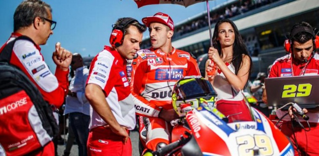 Andrea Iannone Gantikan Maverick Vinales Di Suzuki