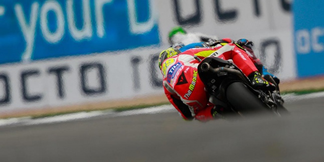 Andrea Iannone Tercepat, Marc Marquez Terjatuh