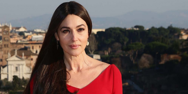 Berusia 51 Tahun, Pantaskah Monica Bellucci Disebut Bond Girl?