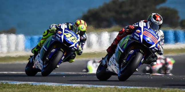 Bos Yamaha Tutup Mata Soal Rossi Vs Lorenzo