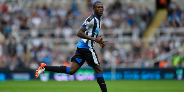 Cerita Bek Anyar Newcastle Nyaris 'Diculik' Sopir Taksi