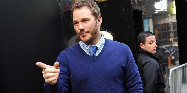 Chris Pratt Bakal Pimpin Pasukan Raptor Dalam JURRASIC WORLD!