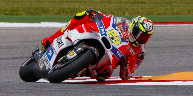 Desmosedici GP 16 Andrea Iannone Terbakar