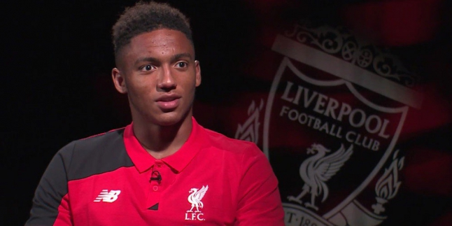 Diperebutkan 5 Klub Besar, Siapakah Joe Gomez?