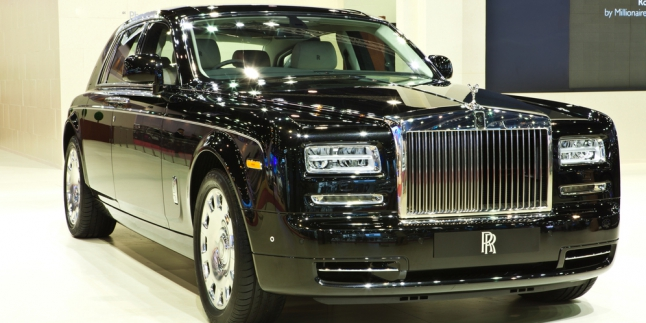 Elegan dan Terbatas, Rolls Royce Phantom Rilis Cuma 20 Unit thumbnail