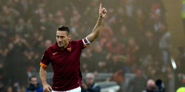 Grandioso! Totti Bikin Sejarah di AS Roma Lewat Gol ke-300