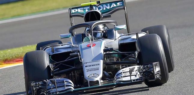 Hamilton Ditawari Bantuan Oleh Red Bull