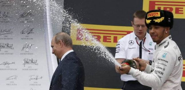 Hamilton: Valdimir Putin Dan Hidup Jet Set