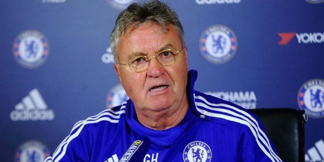 Hiddink Akui Sulit Benahi The Blues