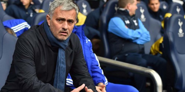 Hot News! Chelsea Resmi Pecat Mourinho