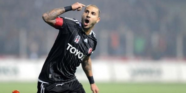 Jangan Heran! Gol Sakti Quaresma Ini Emang Bikin Melongo