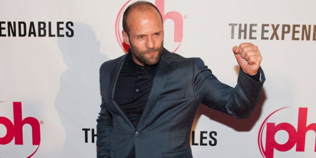 Jason Statham Lakukan Aksi Gokil Lewat Instagram