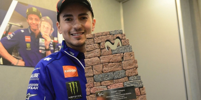 Jorge Lorenzo Desainer Piala Yang Akan Diperebutkan di Seri Aragon