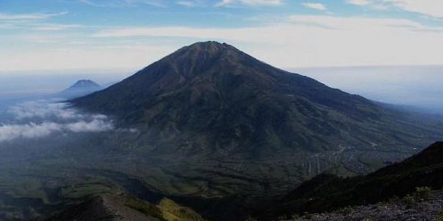 Kebakaran di Gunung Merbabu Berhasil Dipadamkan thumbnail