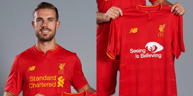 Kontra MU, Liverpool Kenakan Jersey Khusus