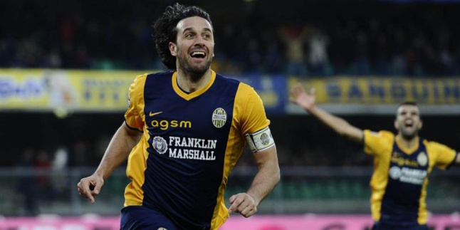 Luca Toni Putuskan Pensiun