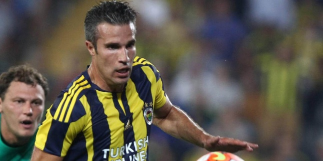 Main di Fenerbahce, Robin Van Persie Stress