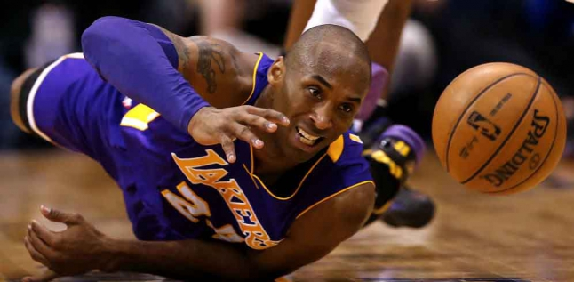 Masih Cedera, Kobe Bryant Diragukan Tampil Musim Ini