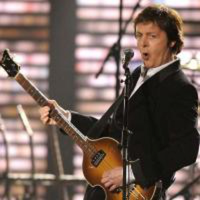 Paul McCartney dan Beyonce Meriahkan Ultah Ibu Negara thumbnail