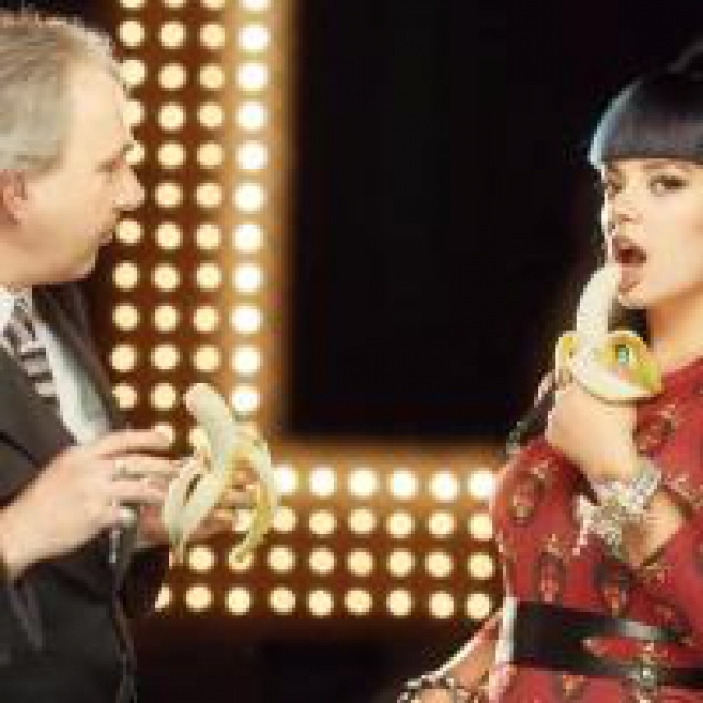 Lily Allen Anggap Industri Musik Bikin Frustasi?! thumbnail