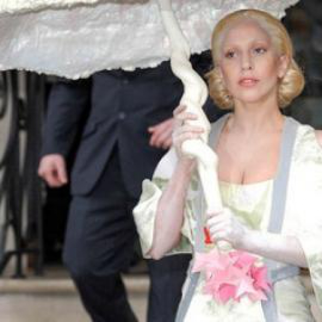 Ingin Undang Lady Gaga? Ini Permintaan Khususnya! thumbnail