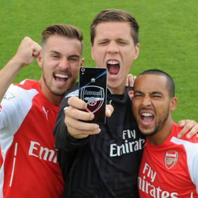 Huawei Rilis P7 Edisi Arsenal Khusus untuk The Gunners