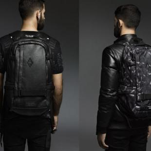 Motif Ular Khas Marcelo Burlon Tercetak di Ransel Eastpak