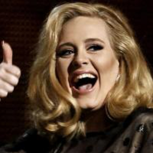 Sukses di Industri Musik, Adele Diganjar Gelar dari Ratu Inggris