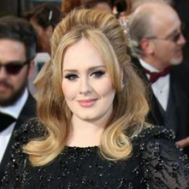 Tanpa Make-up, Adele Makin Cantik Atau?