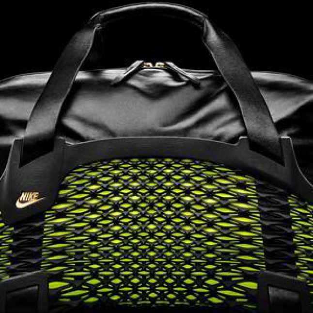 Inovasi Desain 3D Pada Nike Football Rebento Duffel Bag