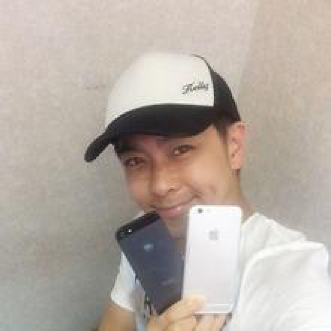 Aktor Taiwan Jimmy Lin Pamerkan iPhone 6