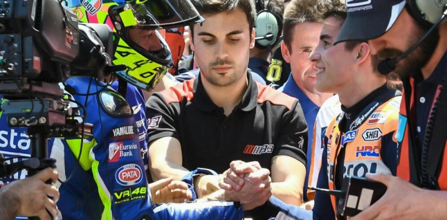 MotoGP: Rossi dan Marquez Akhirnya Berjabat Tangan