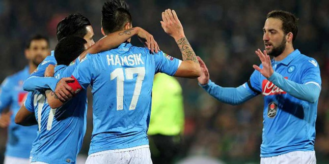 Napoli Tak Menyerah Buru Bintang Ajax