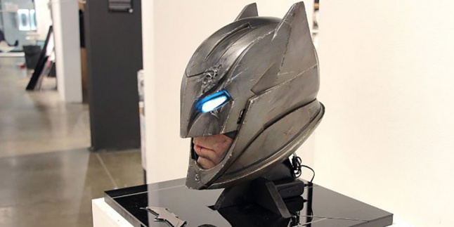 Mengintip Prototipe Helm Batman