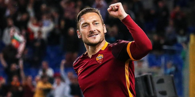 Nomor Jersey 10 Totti Harus Dikeramatkan Di Roma