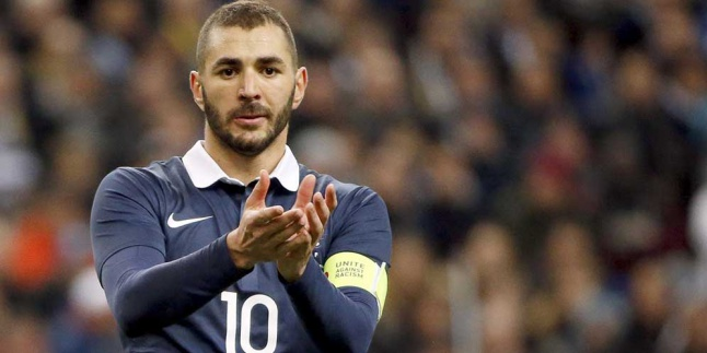 Punya Giroud, Wenger Ogah Gaet Benzema