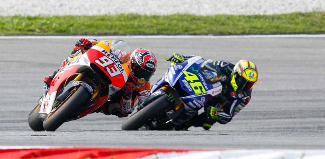 Perang Lagi! Rossi Sebut Marquez Beruntung Bisa Jadi Juara MotoGP