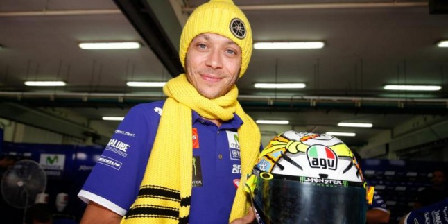 Sambut Musim Baru, Rossi Pamer Helm Boneka Salju