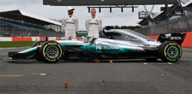 Luncurkan Mobil Baru, Aroma Persaingan Langsung Terasa di Mercedes