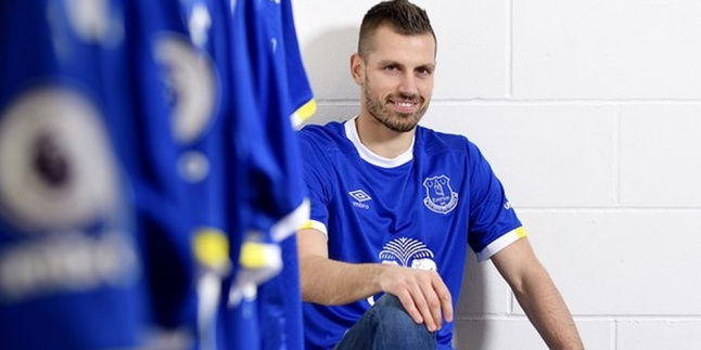 Koeman Bikin Schneiderlin Yakin Gabung Everton