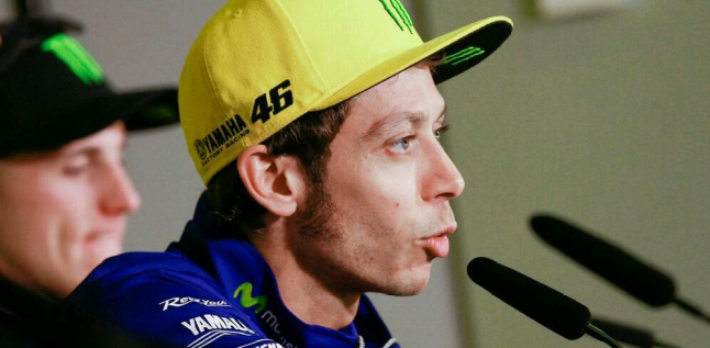 Valentino Rossi Anggap YZR-M1 Mogok Sangat Memalukan