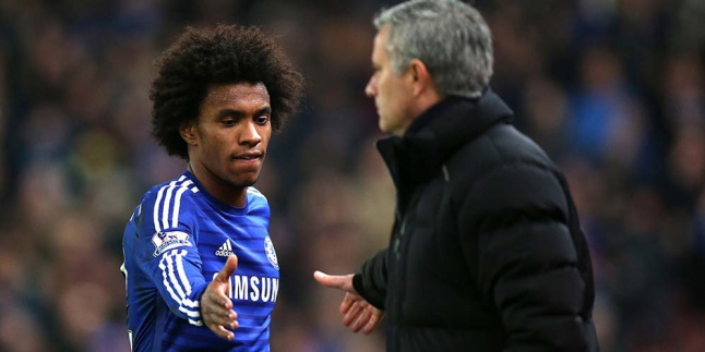 Willian Akui Diajak Mou Ke Old Trafford, Tapi