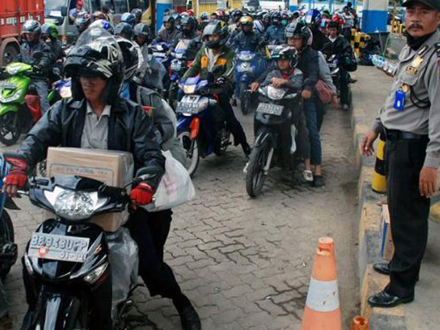 2.517 Pemotor Alami Kecelakaan Selama Mudik 2013 thumbnail