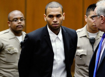 Chris Brown Kena Hukuman 1.000 Jam Pelayanan Sosial