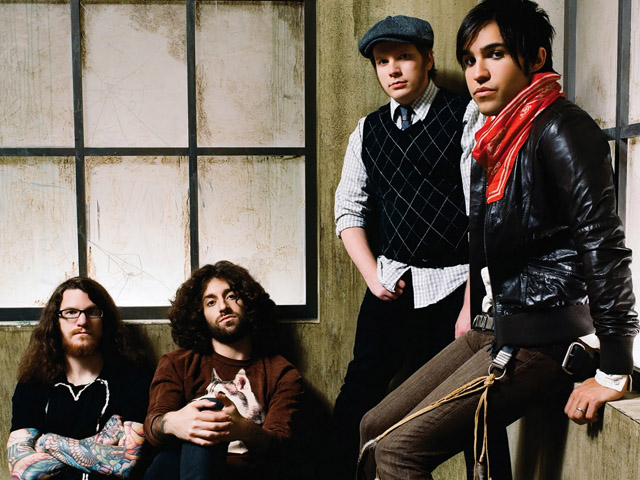 Fall Out Boy Percepat Peluncuran Album thumbnail