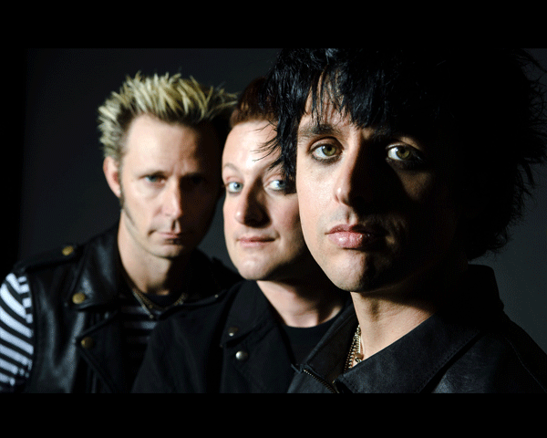 Green Day Luncurin Album Trilogi