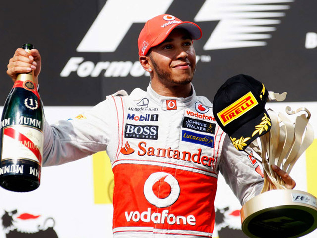 Hamilton Raih Kemenangan Perdana Musim 2013