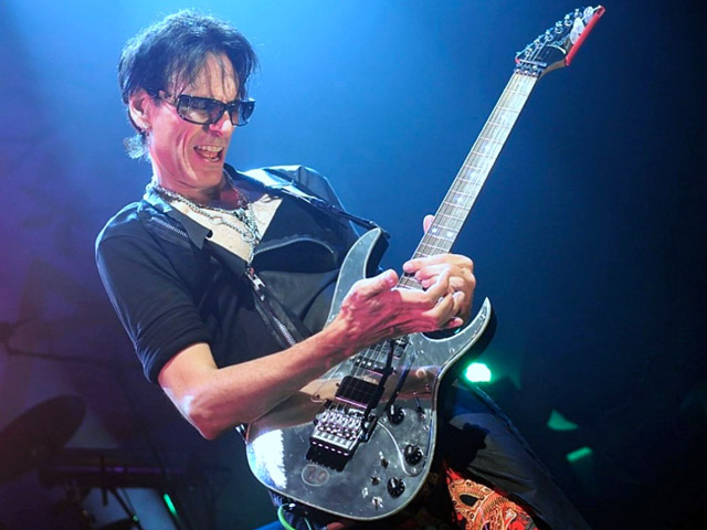 Juli, Steve Vai Gelar Konser di Jakarta!